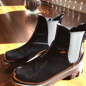 Never worn Ego Official Easton Boots